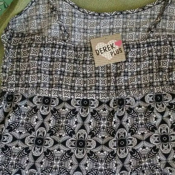 Derek Heart plus Multicolor Floral Sleeveless Spaghetti Strapes Tank Cami 2X 222 - Picture 3 of 4